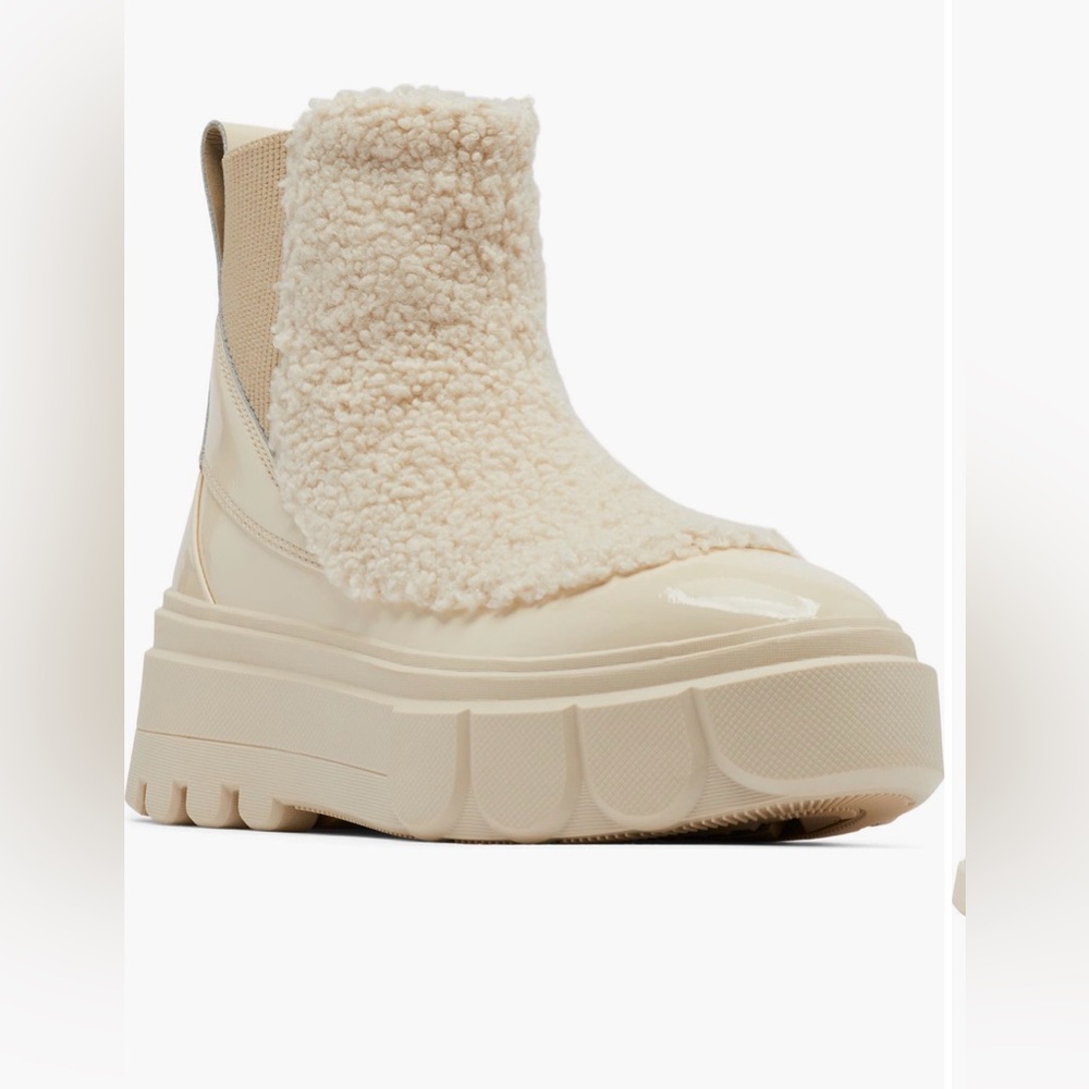 SOREL Caribou X Waterproof
Chelsea Boot 
Color:Bleached Ceramic/Oatmeal
Width: M
